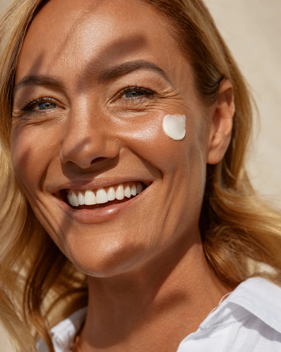 Natio Multi Action Neck And Decolletage Sculpting Cream 100g.