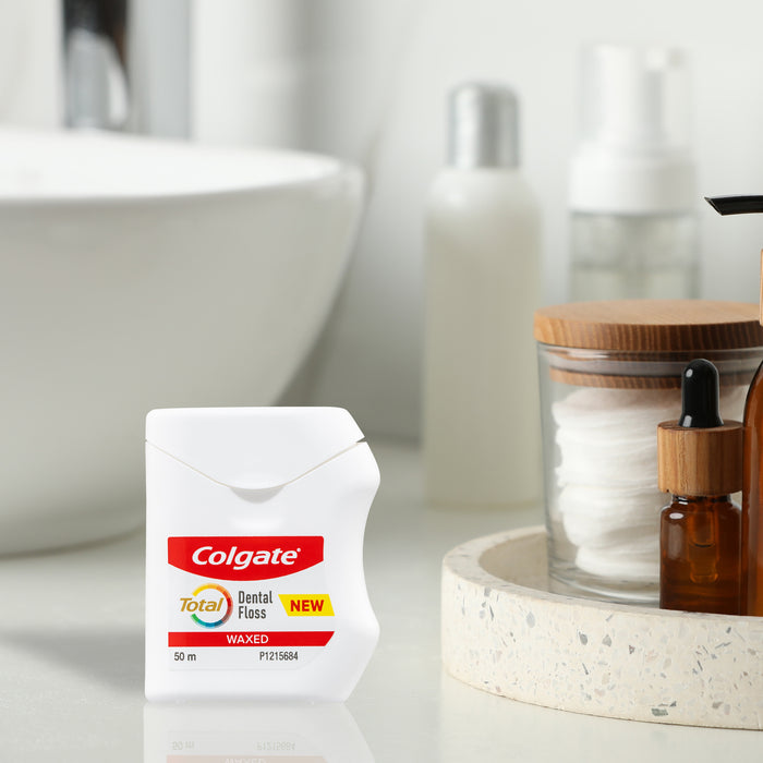 Colgate Dental Floss Waxed 50m
